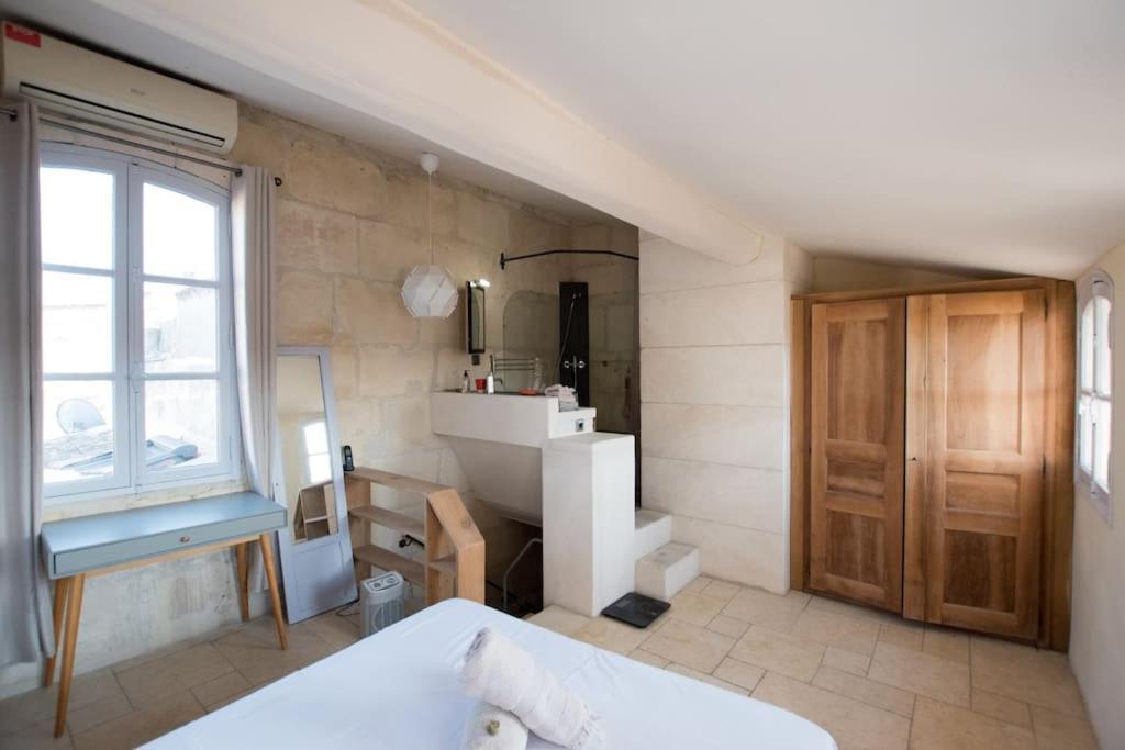 Holiday home Rhona, Terrasse Vue Sur Le Rhone *