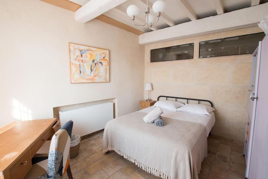 Holiday home Rhona, Terrasse Vue Sur Le Rhone *